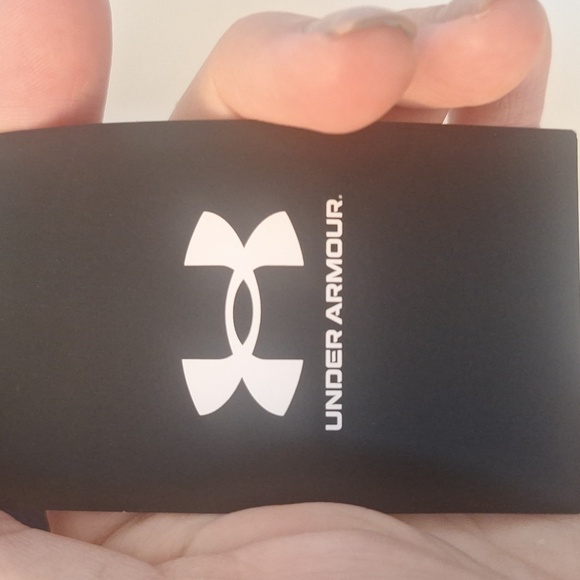 Under Armour Crop Top - Picture 4 of 5